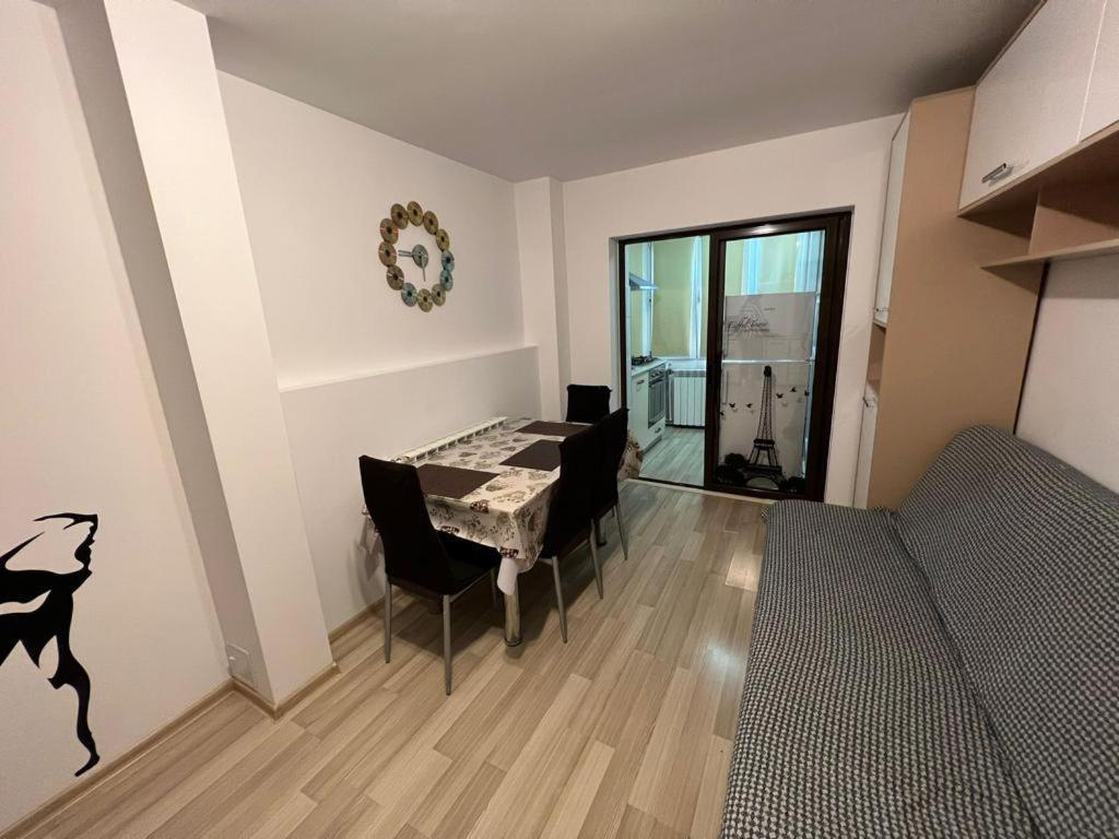 Galaţi 2 Bedrooms Apartment. מראה חיצוני תמונה